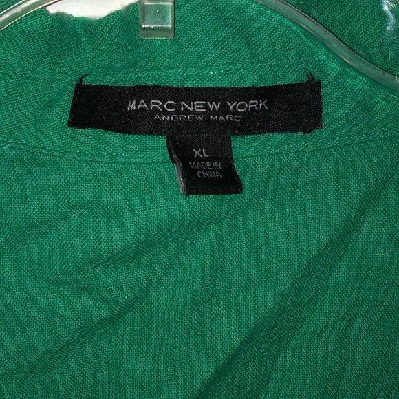 Cropped button up - Picture 2 of 3